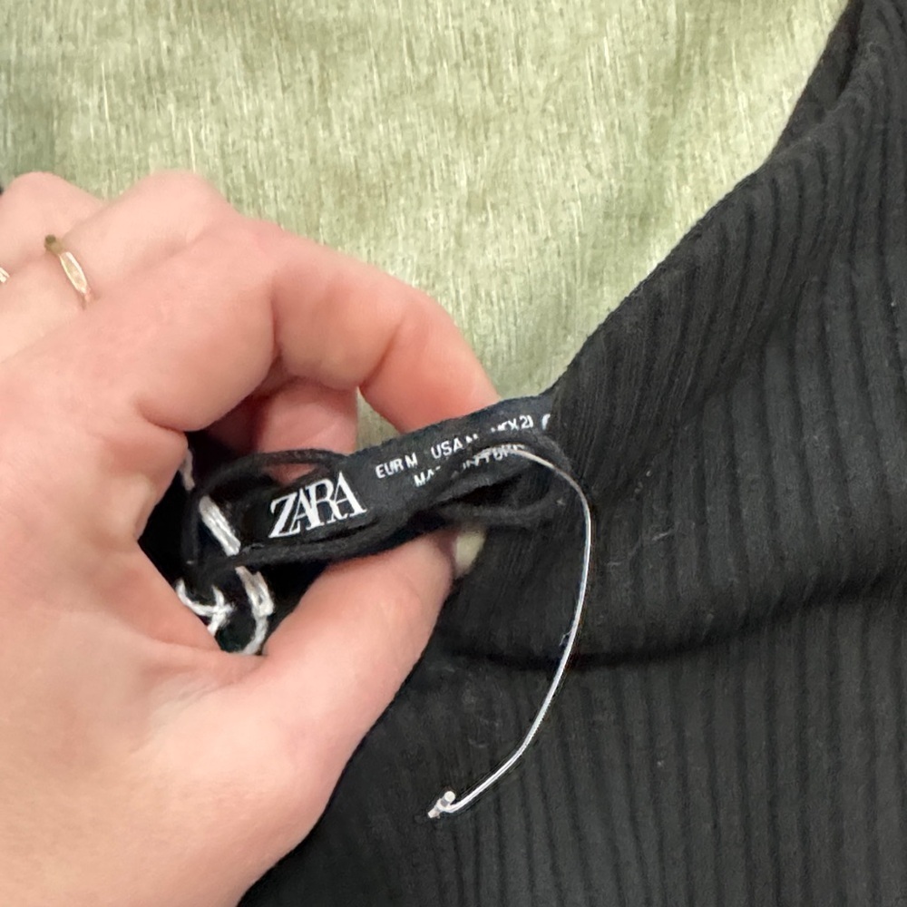Zara Black RibbedBodysuit - Picture 2 of 3